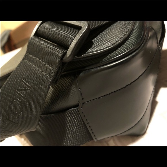Louis Vuitton authentic message bag - Picture 4 of 6